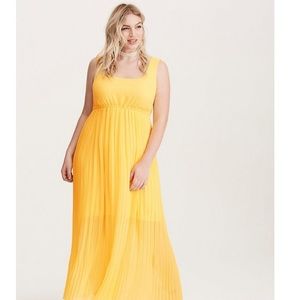 Torrid pleated maxi dress sz 5